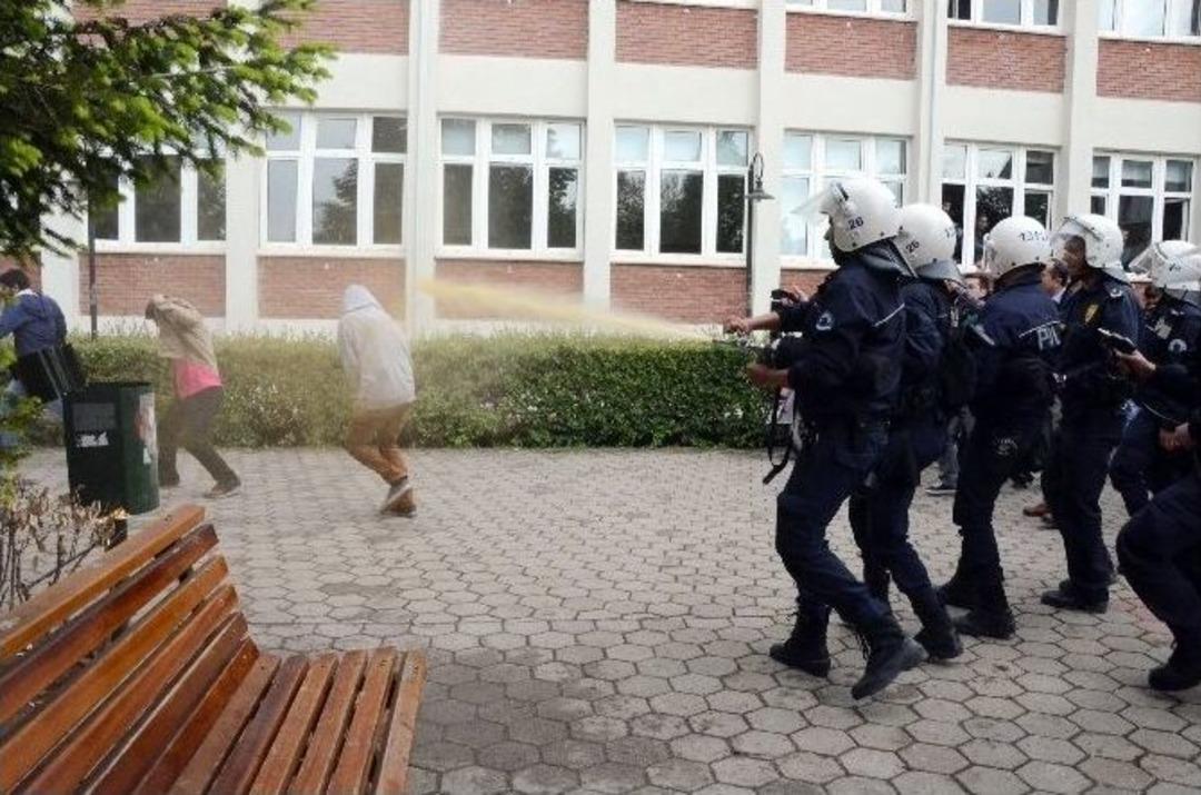 &Uuml;niversitede Arbede