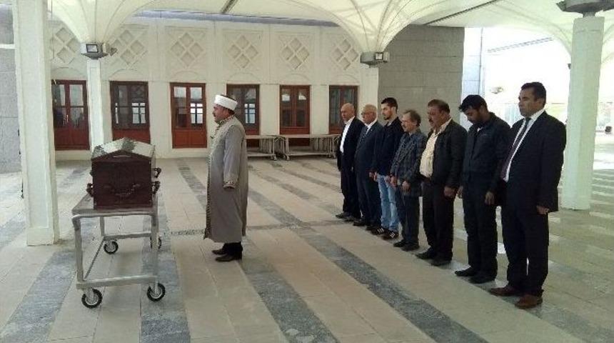 Minik Serdar G&ouml;zyaşlarıyla Uğurlandı