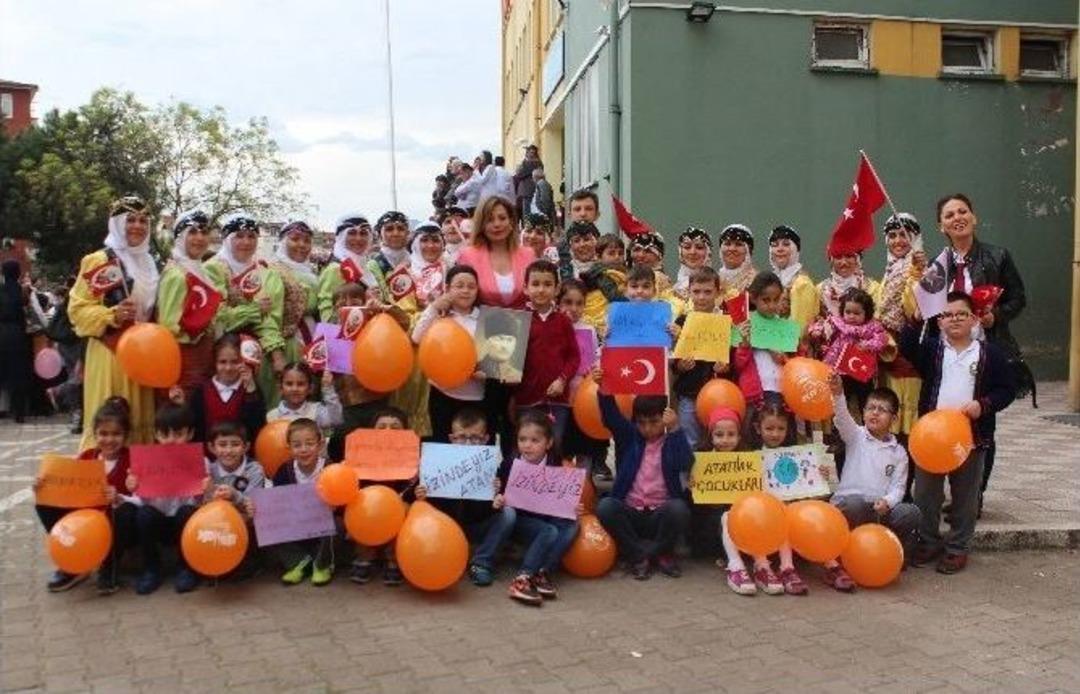 Ordu&rsquo;daki 23 Nisan Etkinliğinde Bu Kez B&uuml;y&uuml;kler Oynadı, K&uuml;&ccedil;&uuml;kler İzledi
