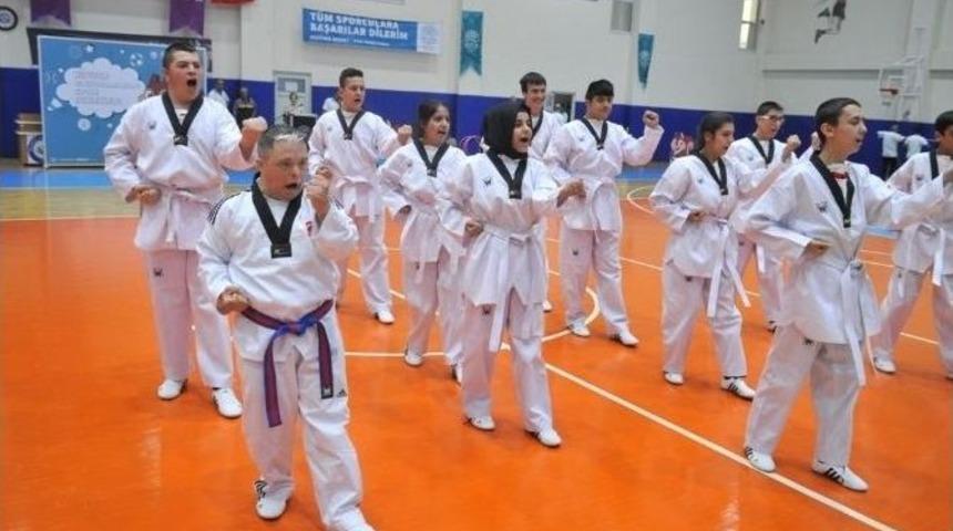 &Ouml;zel Eğitim Kurumları Spor Şenlikleri&rsquo;ni Renklendirdi