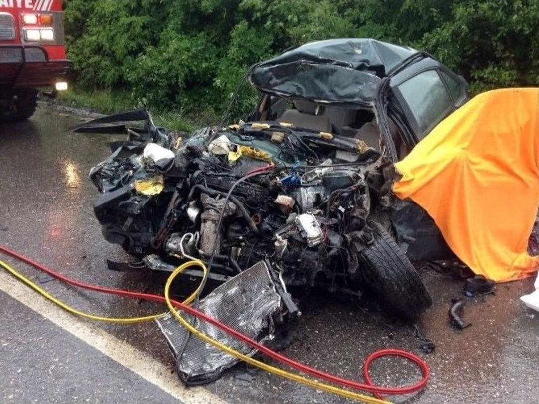 (&ouml;zel Haber) &Ccedil;atalca&rsquo;da Otomobil İle Harfiyat Kamyonu &Ccedil;arpıştı: 2 &Ouml;l&uuml;