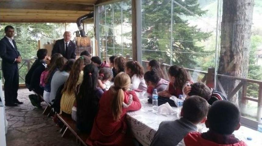 Azdavay&rsquo;da Teog &Ouml;ncesi &Ouml;ğrencilere Motivasyon Yemeği Verildi