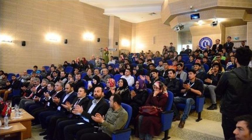 Uşak&rsquo;ta &ldquo;medeniyetimizin Dirilişinde Misafir &Ouml;ğrencinin Rol&uuml;&rdquo; Konferansı