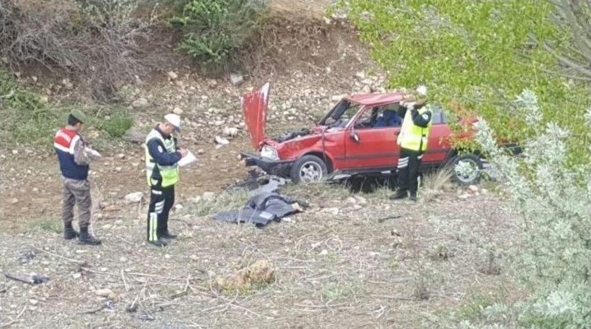 Otomobil U&ccedil;uruma Yuvarlandı: 1 &Ouml;l&uuml;