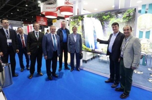 İznik &Ccedil;inisi Dubai&rsquo;de Tanıtıldı 1