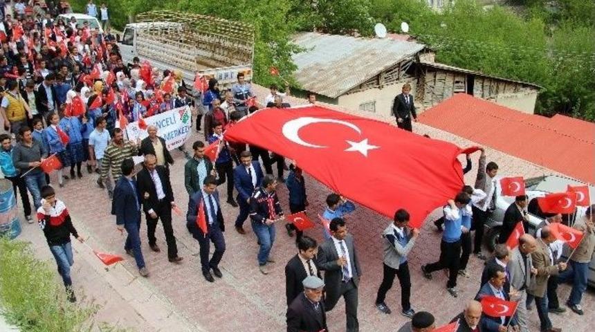 &Ccedil;emişgezek&rsquo;te &rsquo;57&rsquo;nci Alay İ&ccedil;in Saygı Y&uuml;r&uuml;y&uuml;ş&uuml;&rsquo; Yapıldı