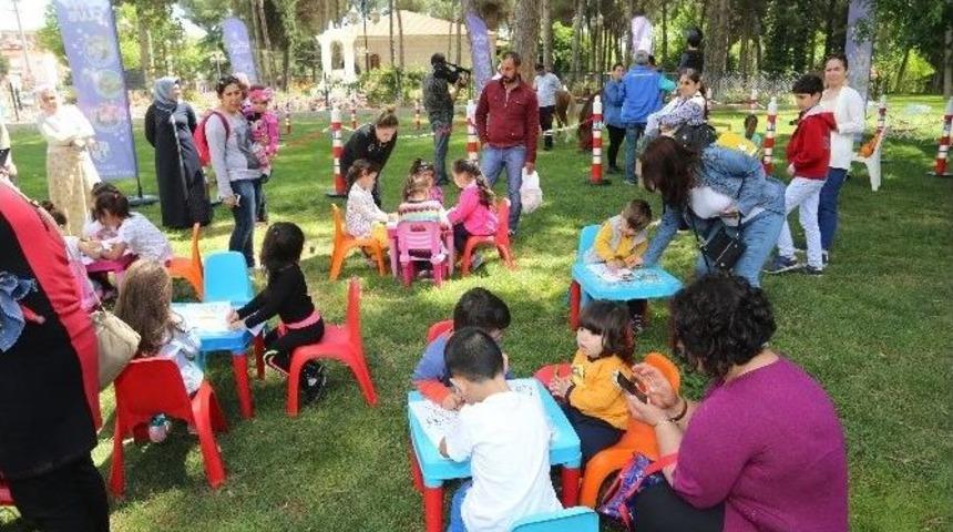 &Ccedil;ocuklar Bu Atları &Ccedil;ok Sevdi