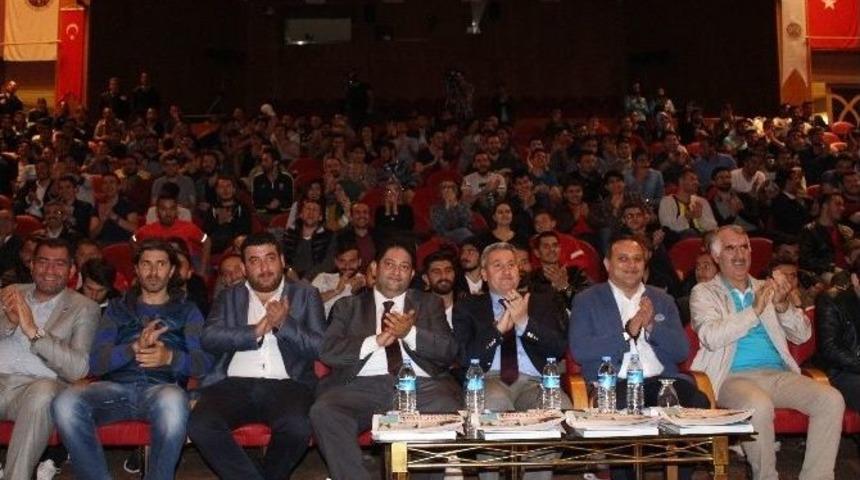 Futbolun B&uuml;y&uuml;kleri &Ouml;ğrencilerle Buluştu