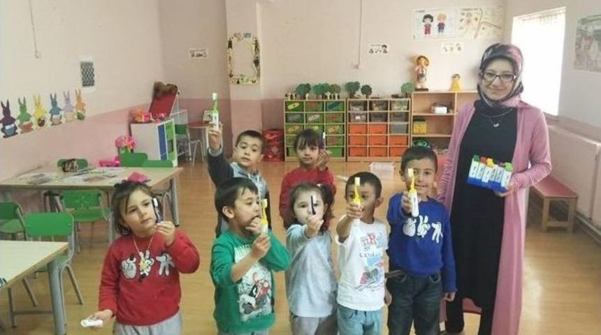 &Ouml;ğrencilere Diş Fır&ccedil;ası Dağıtıldı