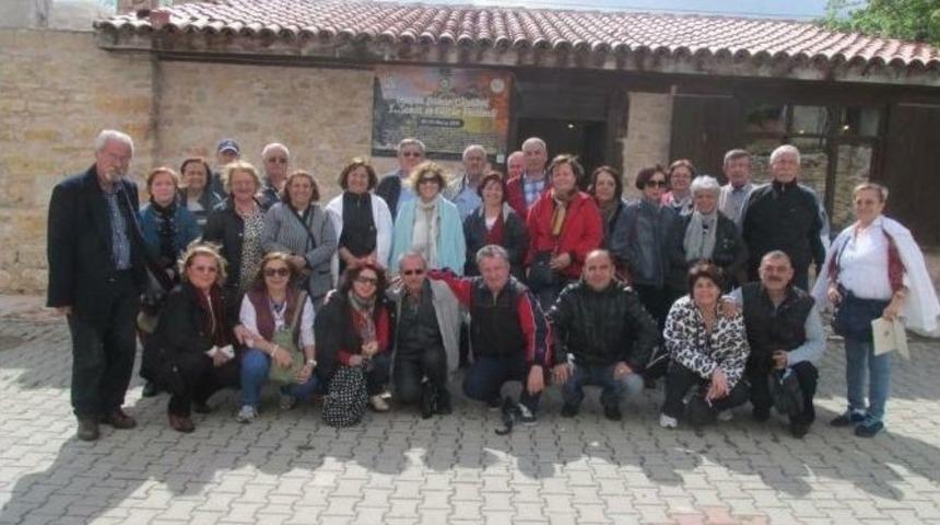 1975 Eğitim Enstit&uuml;s&uuml; Mezunları Han İl&ccedil;esini Gezdi