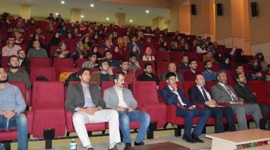 Gazeteci-yazar Yusuf Kaplan Er&uuml;&rsquo; De Konferans Verdi
