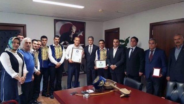 Kazakistan Bağımsızlığını Adana Ezgileriyle Kutladı