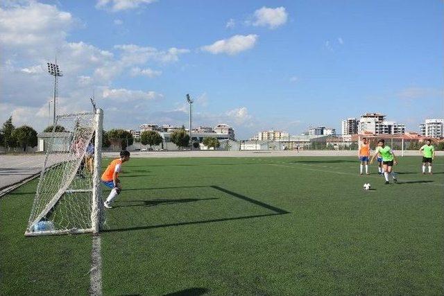 Şehzadeler’de Futbol Şöleni Başladı