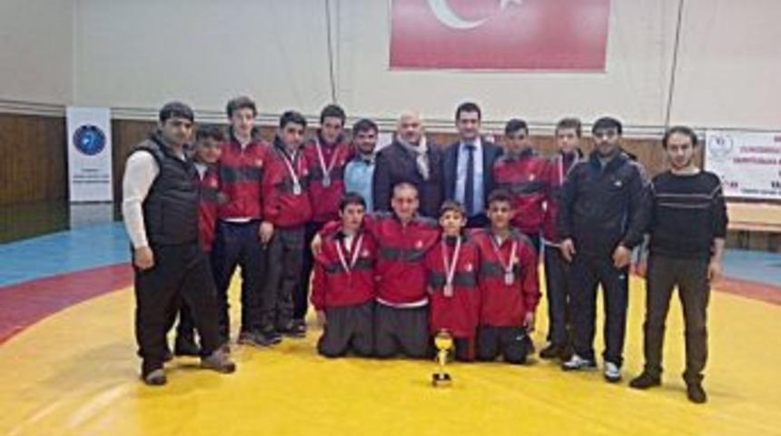 B&uuml;y&uuml;kşehir&rsquo;den İki Sporcu İşitme Engelliler D&uuml;nya Şampiyonası&rsquo;nda