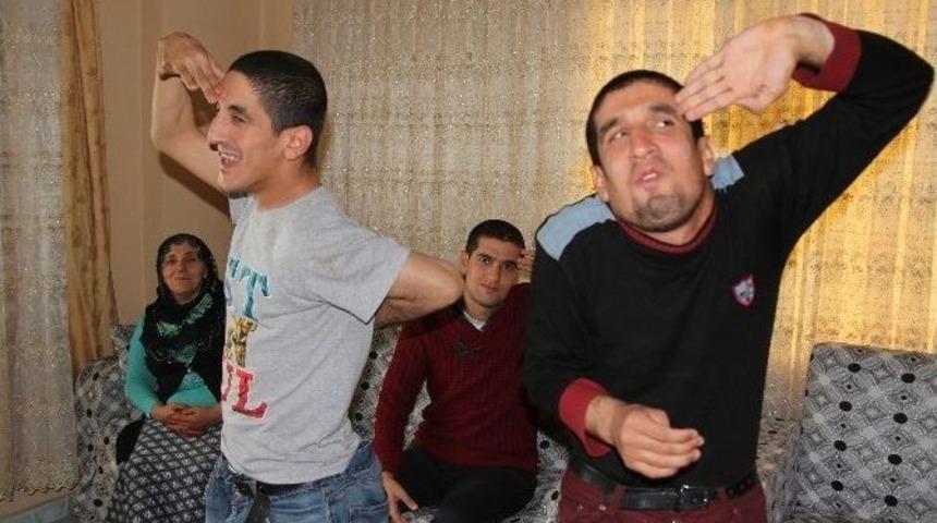 (&ouml;zel Haber) 3 Engelli &Ccedil;ocuğa Sahip Ailenin Maaş Tepkisi