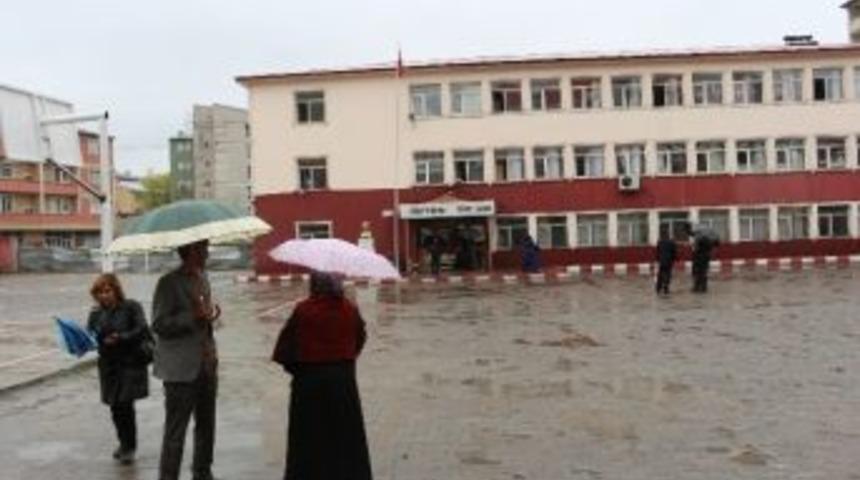 Ağrı&rsquo;da 11 Bin 589 &Ouml;ğrenci Sınava Girdi