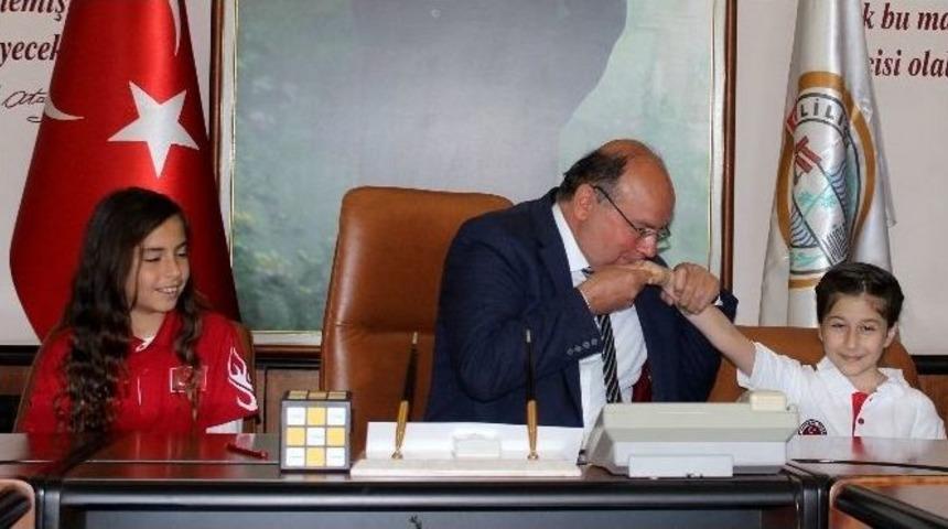 Minik Millilere Altın