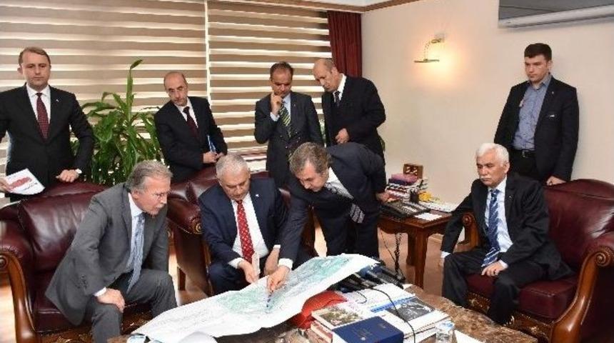 Bakan Yıldırım&rsquo;dan &Ccedil;evre Yolu M&uuml;jdesi