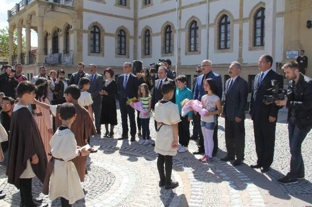 &Ouml;ğrencilerden Tarihe Yolculuk