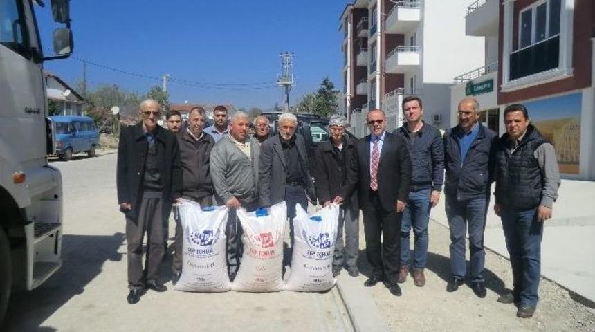 D&uuml;zce&rsquo;deki &Ccedil;eltik &Uuml;reticilerine Tohum Desteği Yapıldı
