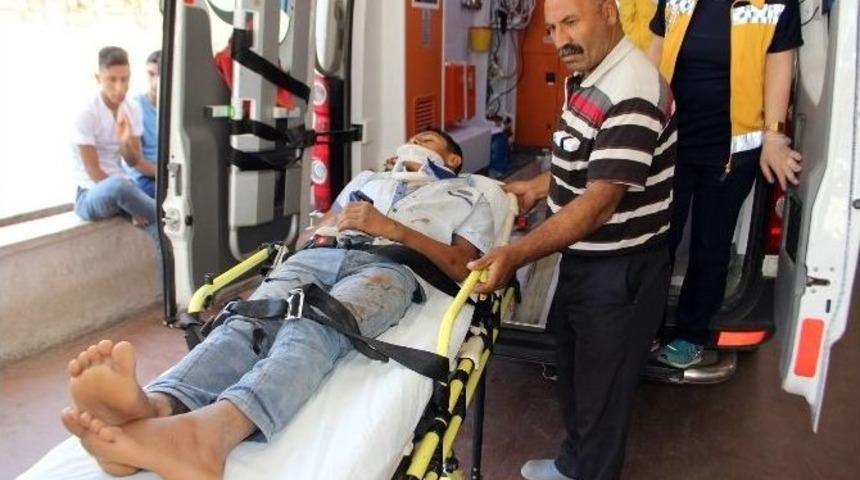 &Ccedil;atıdan D&uuml;şen Gen&ccedil; Ağır Yaralandı