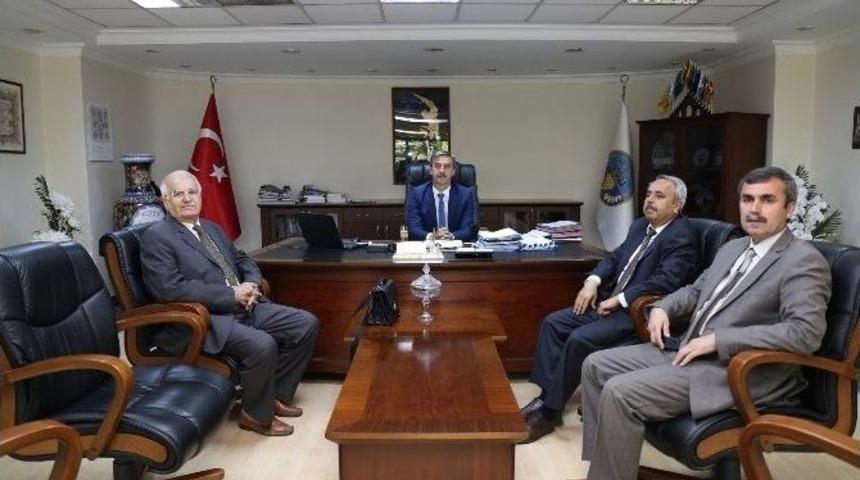 Turgutlu Belediyesi&rsquo;nden Okullara Bilgsayar Hediyesi