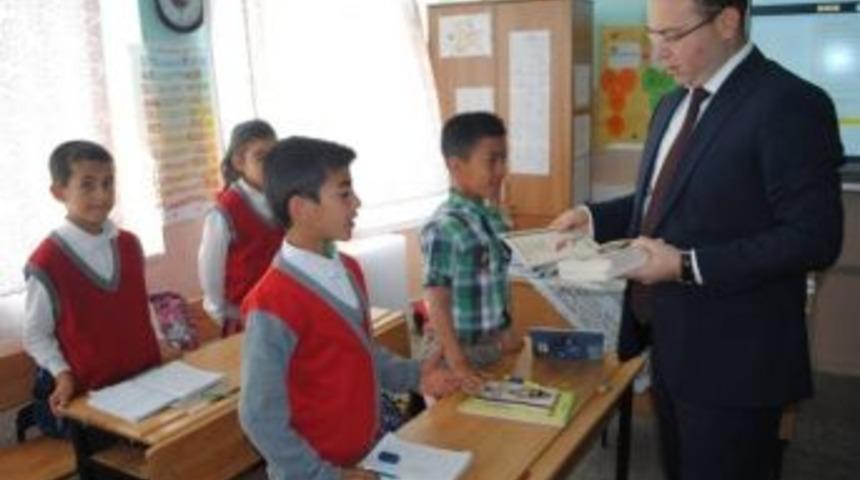 G&ouml;lbaşı Kaymakamından Teog &Ouml;ncesi &Ouml;ğrencilere Kahvaltı