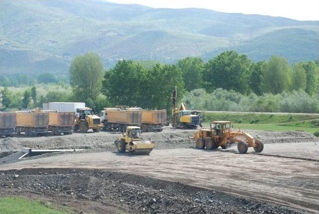 Tokat’ın 4 İlçeye Ulaşımını Kısaltacak Yol Çalışması