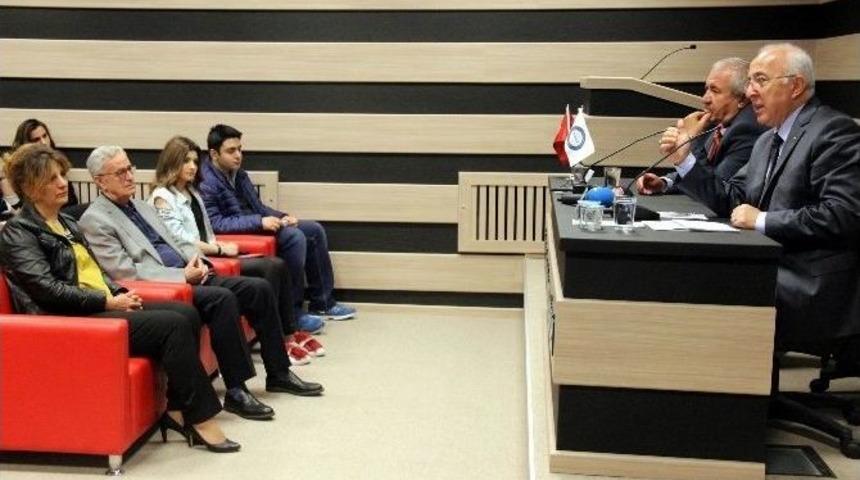 Hi&ccedil;yılmaz&rsquo;dan Gen&ccedil;lere Tavsiyeler: