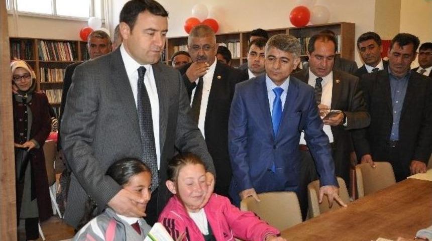 Hamur&rsquo;da İl&ccedil;e Halk K&uuml;t&uuml;phanesi&rsquo;nin A&ccedil;ılışı