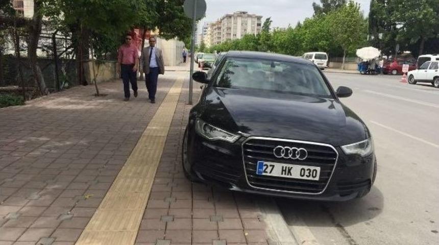 Yeni Yapılan Kaldırımlar 2 G&uuml;nde Dağıldı