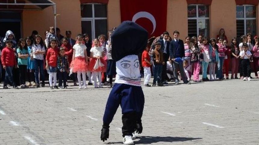 Sarıkamış 29 Eyl&uuml;l İlkokulunda 23 Nisan Coşkusu