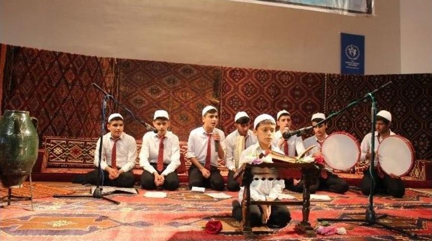 Kahta Gen&ccedil;lik Merkezinde Kutlu Doğum Coşkusu