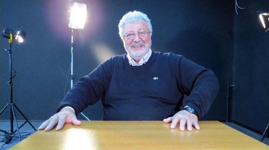 &Uuml;nl&uuml; Tiyatro Oyuncusu Metin Akpınar&rsquo;dan 50 Yıl Sonra Gelen İtiraf