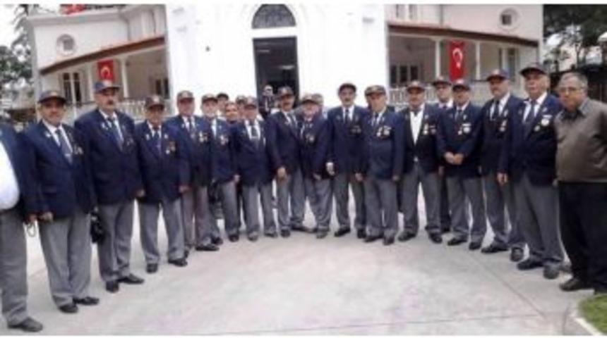 &Ouml;demişli Gaziler Sasalı Ve K&ouml;rfez Turu Yaptı