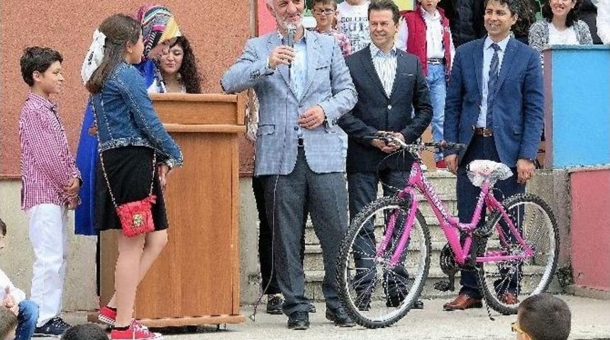 Sapanca Myo &Ouml;ğrencileri 23 Nisan Resim Yarışması D&uuml;zenledi