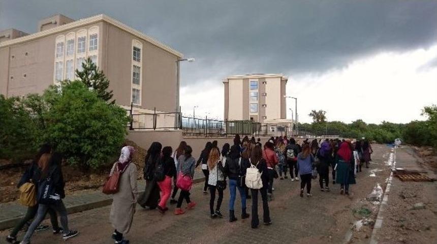 Gediz Meslek Y&uuml;ksekokulu &Ouml;ğrencilerine Yeni Yurt