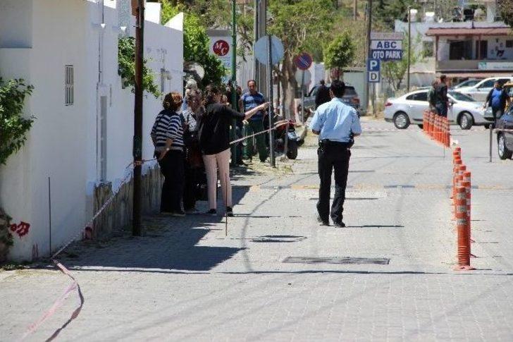 Arazisinden Geçen Caddeyi Zincirle Kapadı G3