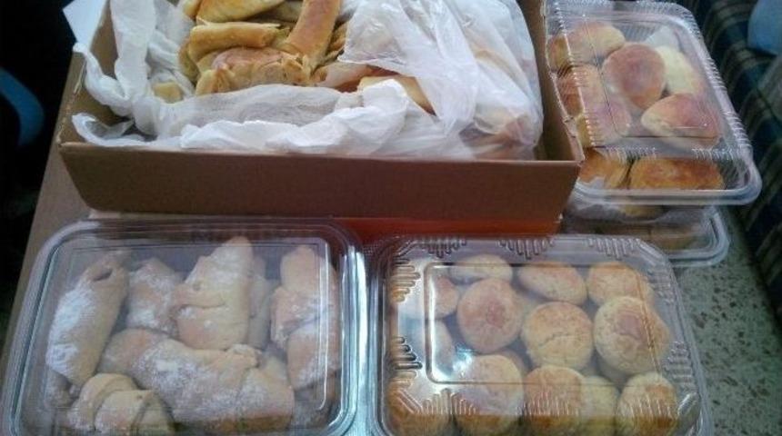 Gediz&rsquo;den Ter&ouml;rle M&uuml;cadelede G&ouml;rev Yapan G&uuml;venlik G&uuml;&ccedil;lerine Y&ouml;resel Yemek Ve Gıda Desteği