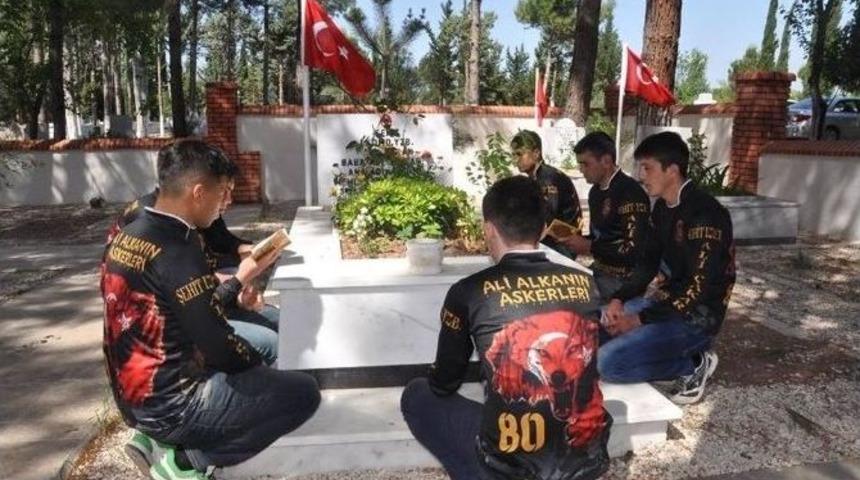 Şehit Y&uuml;zbaşıya Askerlerinden Vefa