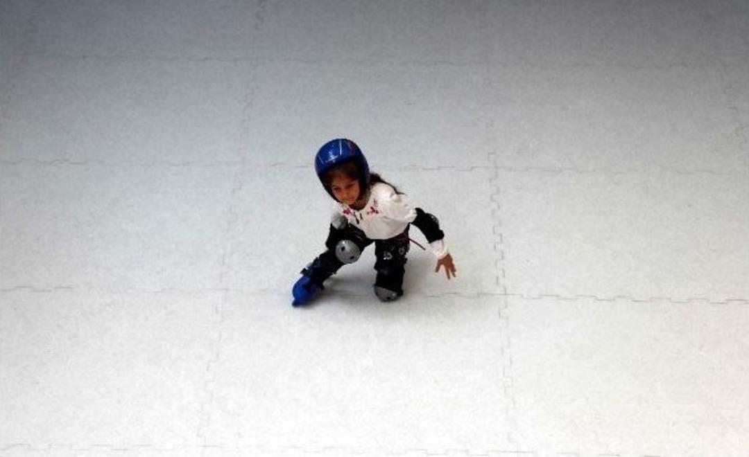 K&ouml;y &Ccedil;ocukları Buz Pateniyle Tanıştı