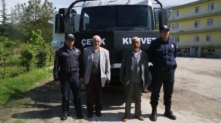 Huzurevine Toma&rsquo;yla Geldiler