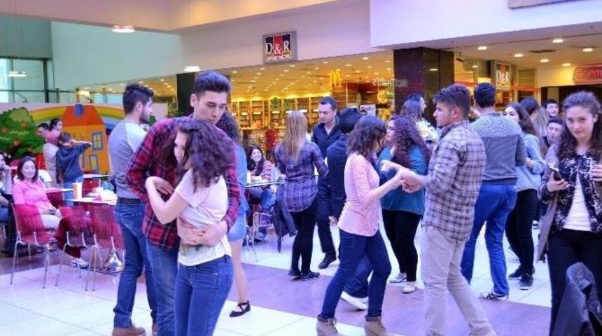 Yeşilyurt Avm&rsquo;de Dans Etkinliği