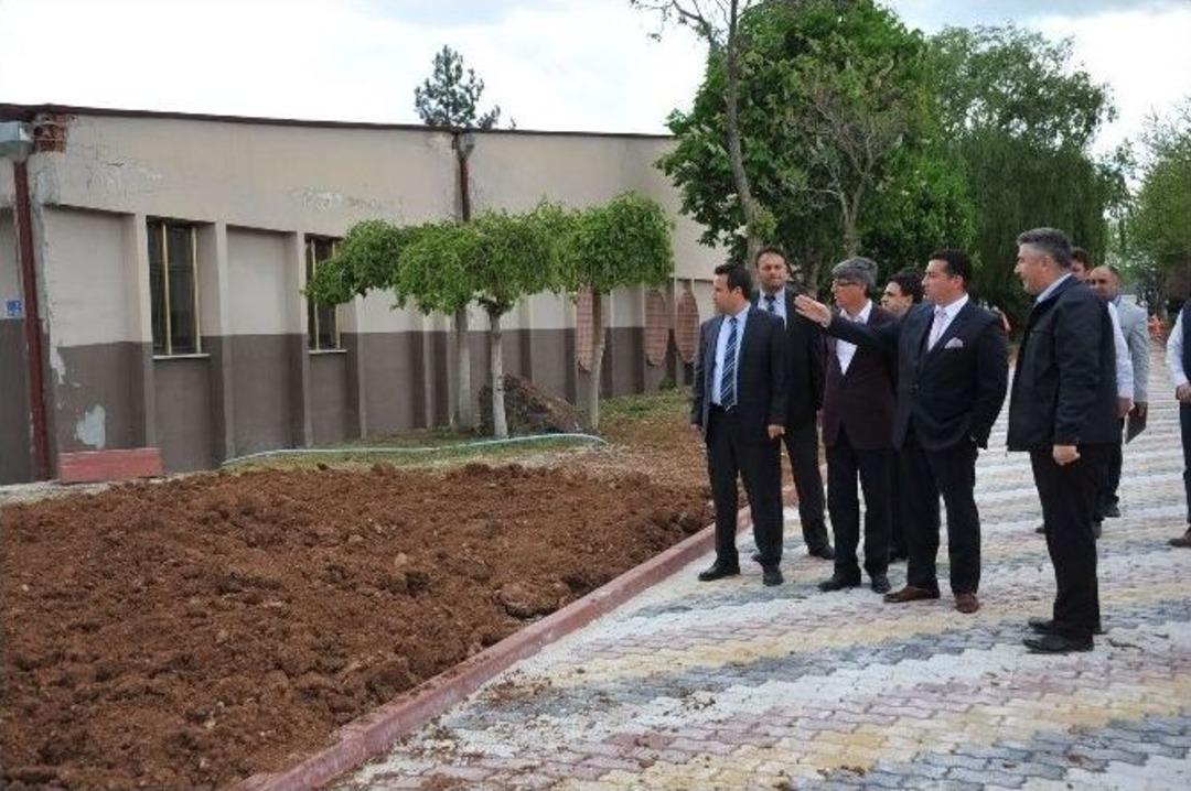 Başkan Bakıcı Osman Gazi Parkı&rsquo;nda İncelemelerde Bulundu