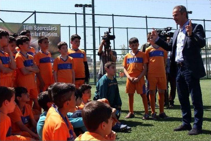 İsmail Kartal Genç Yeteneklerle Buluştu G1