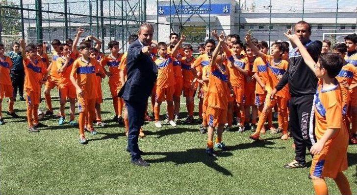 İsmail Kartal Genç Yeteneklerle Buluştu G5