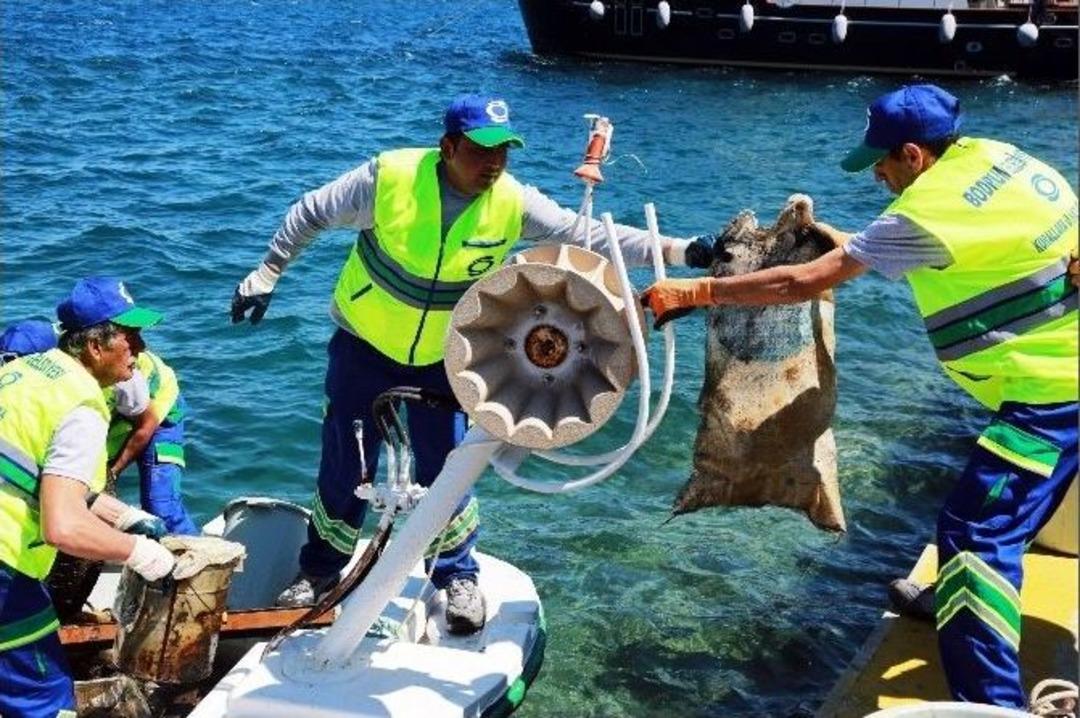 Denizden 264 Kilo &Ccedil;&ouml;p &Ccedil;ıkardılar