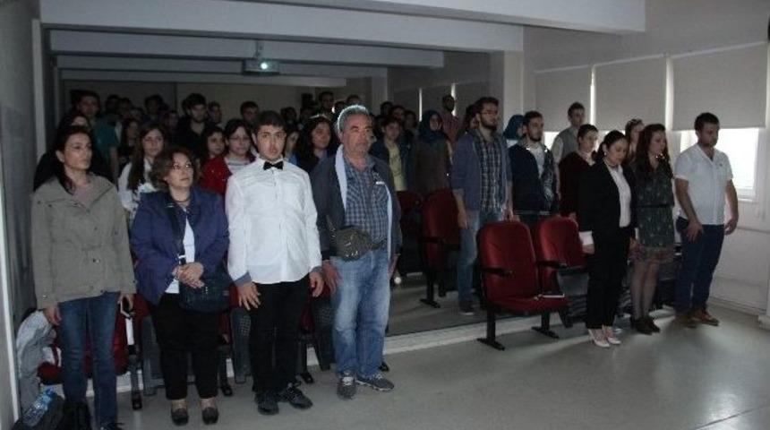 &Uuml;niversite &Ouml;ğrencilerinden Otizm Konferansı
