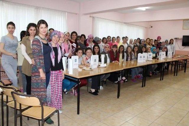 Sarıcakaya’da Kişisel Temizlik Ve Çocuk Bakımı Bilgilendirme Eğitimi