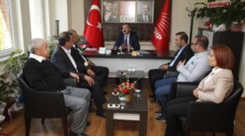 T&uuml;rk-iş Tertip Komitesi&rsquo;nden Chp İl Başkanlığı&rsquo;na Ziyaret